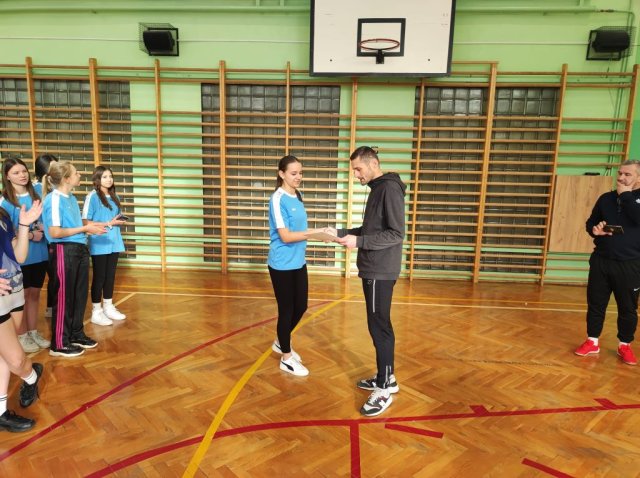 b_1024_768_0_00_images_2023_2024_WF_siatkowka_dziewczat_419454947_351055761016317_49696517329225969_n